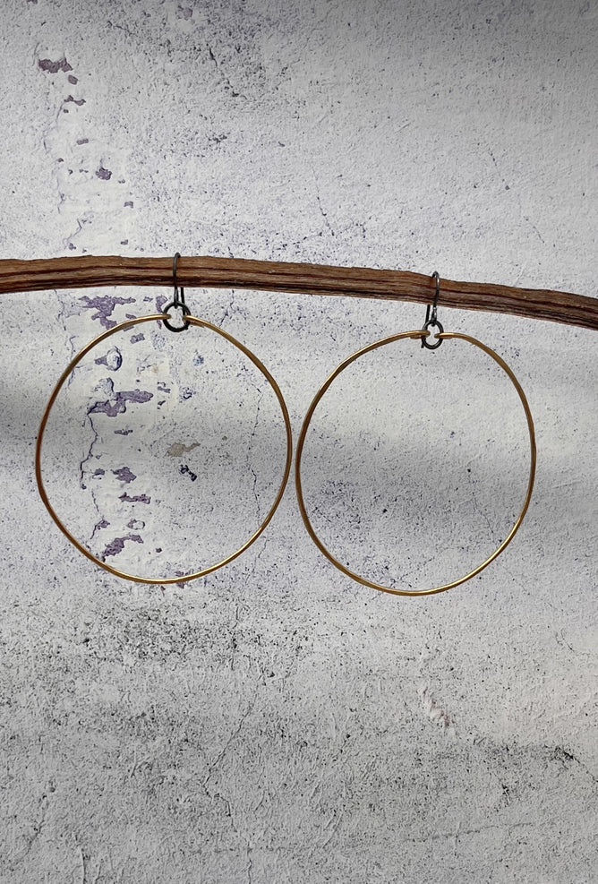 red i jewelry Rockin' the 80s Hoops, Gold