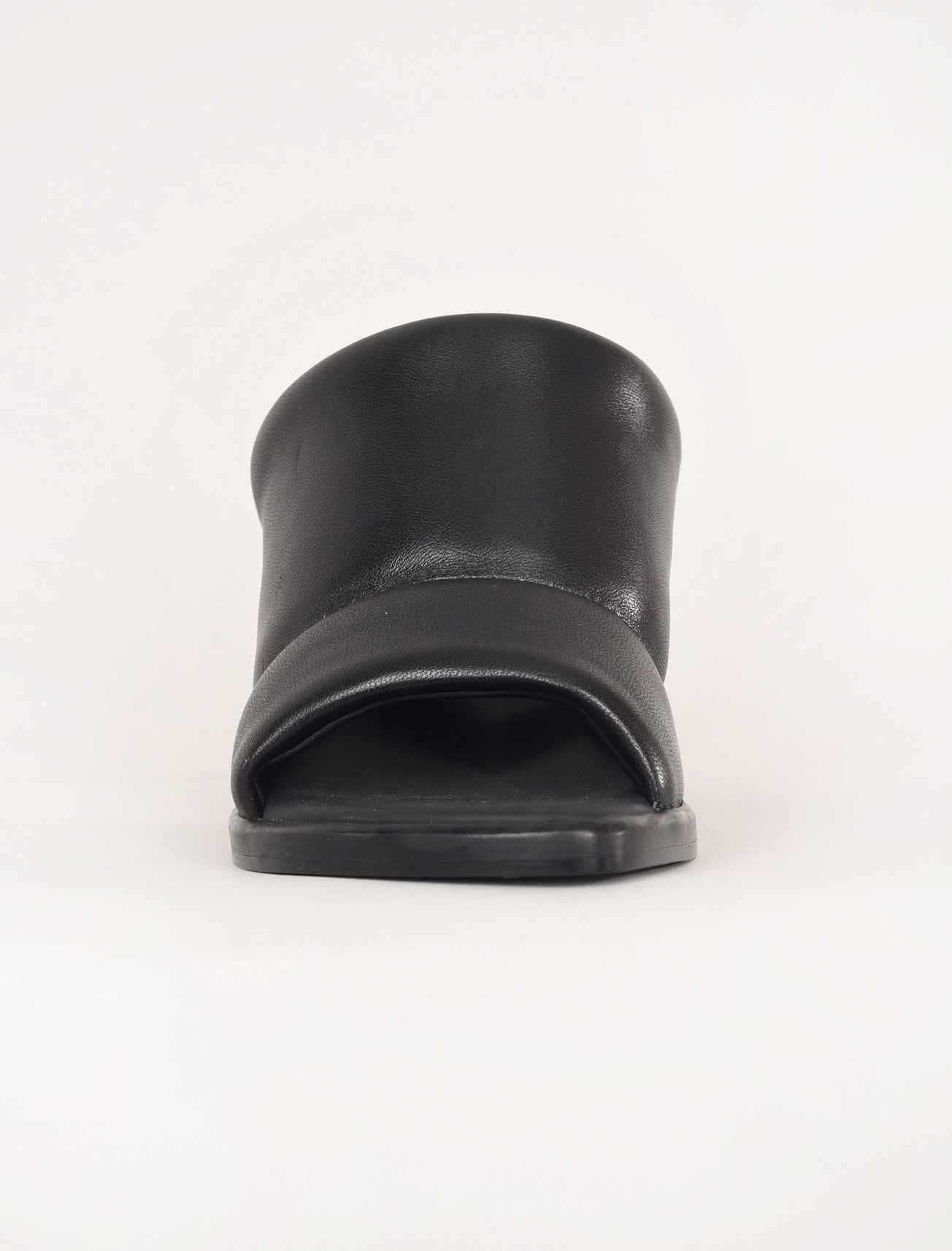 4CCCCEES Osha Pillow, Black