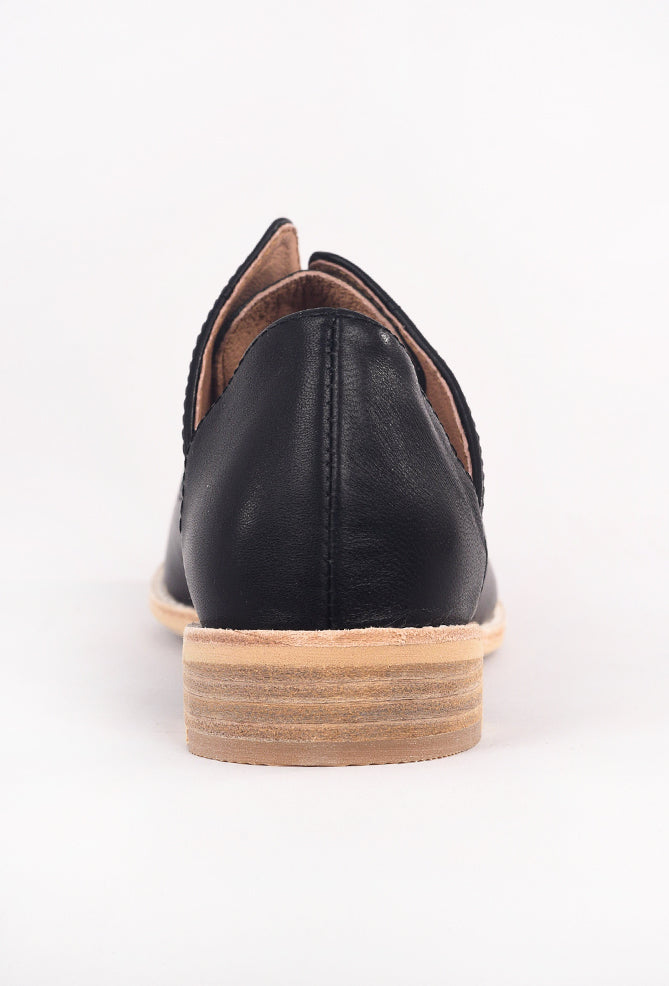 All Black Side Scoop Cowman Shoe, Black