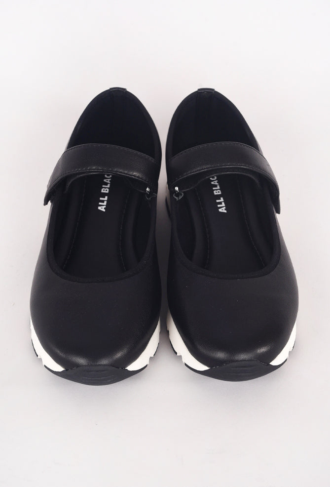 All Black MJ Casual Sneaker, Black