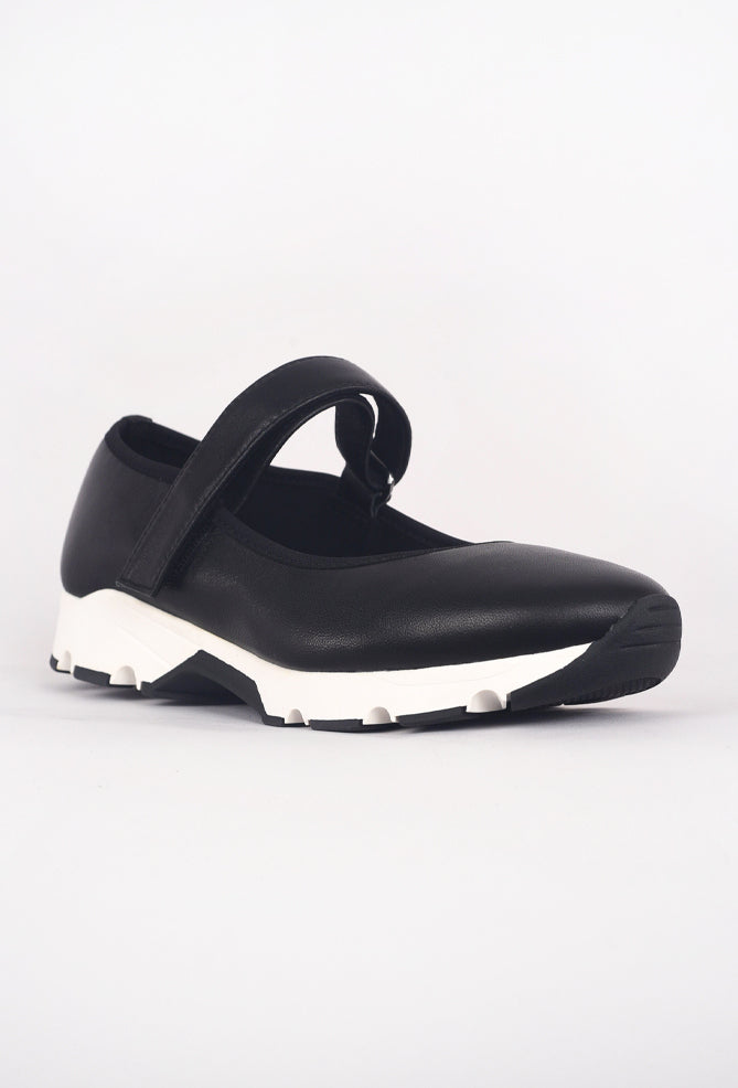 All Black MJ Casual Sneaker, Black