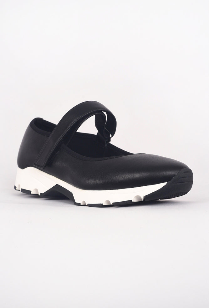 All Black MJ Casual Sneaker, Black