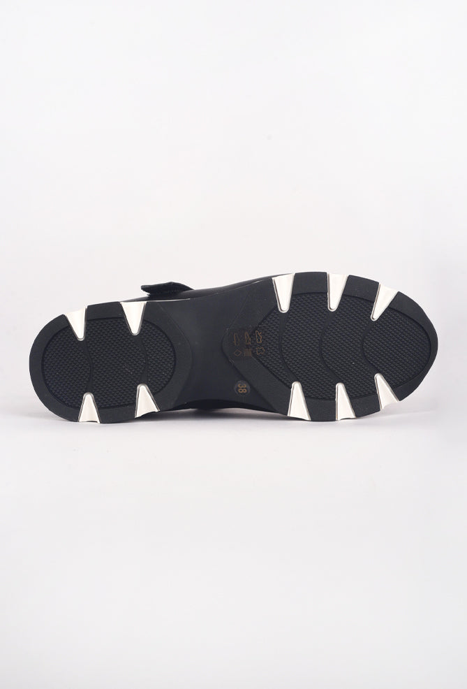 All Black MJ Casual Sneaker, Black