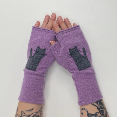 Sardine Recycled Cashmere Handwarmers, Cat, Gray/Purple