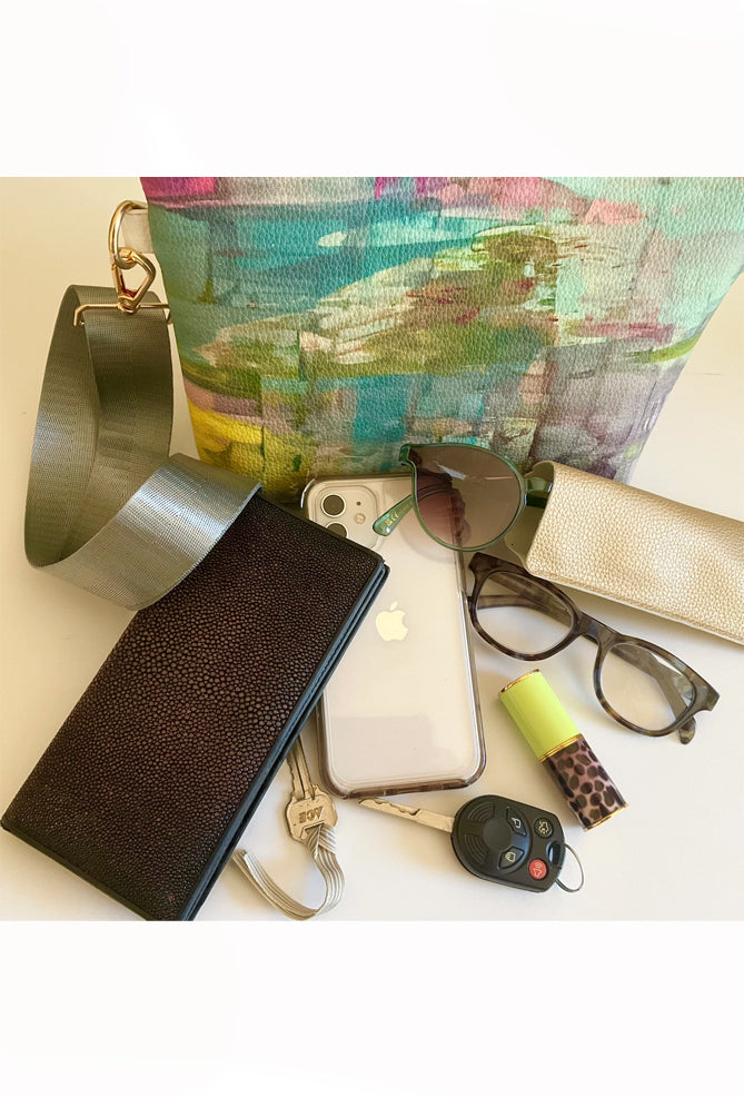 Delisch Crossbody Bag, Cerise/Aqua