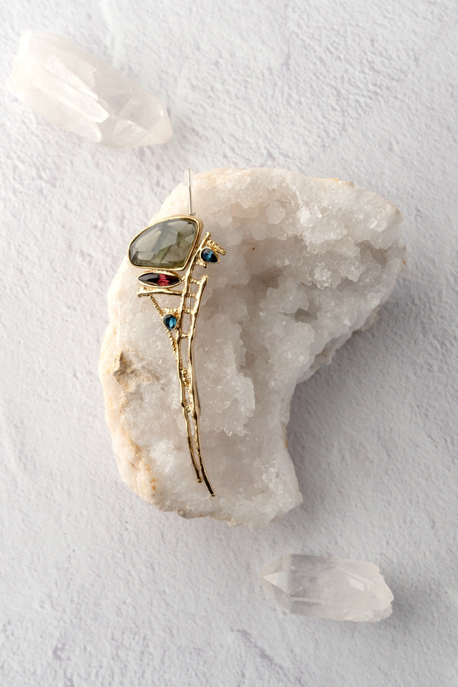 Kalliope Gray Resin Bronze Pin