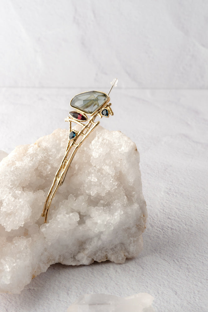 Kalliope Gray Resin Bronze Pin