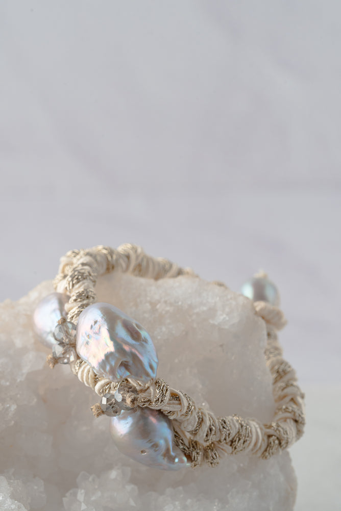 Mela Twisty Trio Pearl Bracelet, Gray