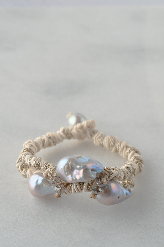 Mela Twisty Trio Pearl Bracelet, Gray