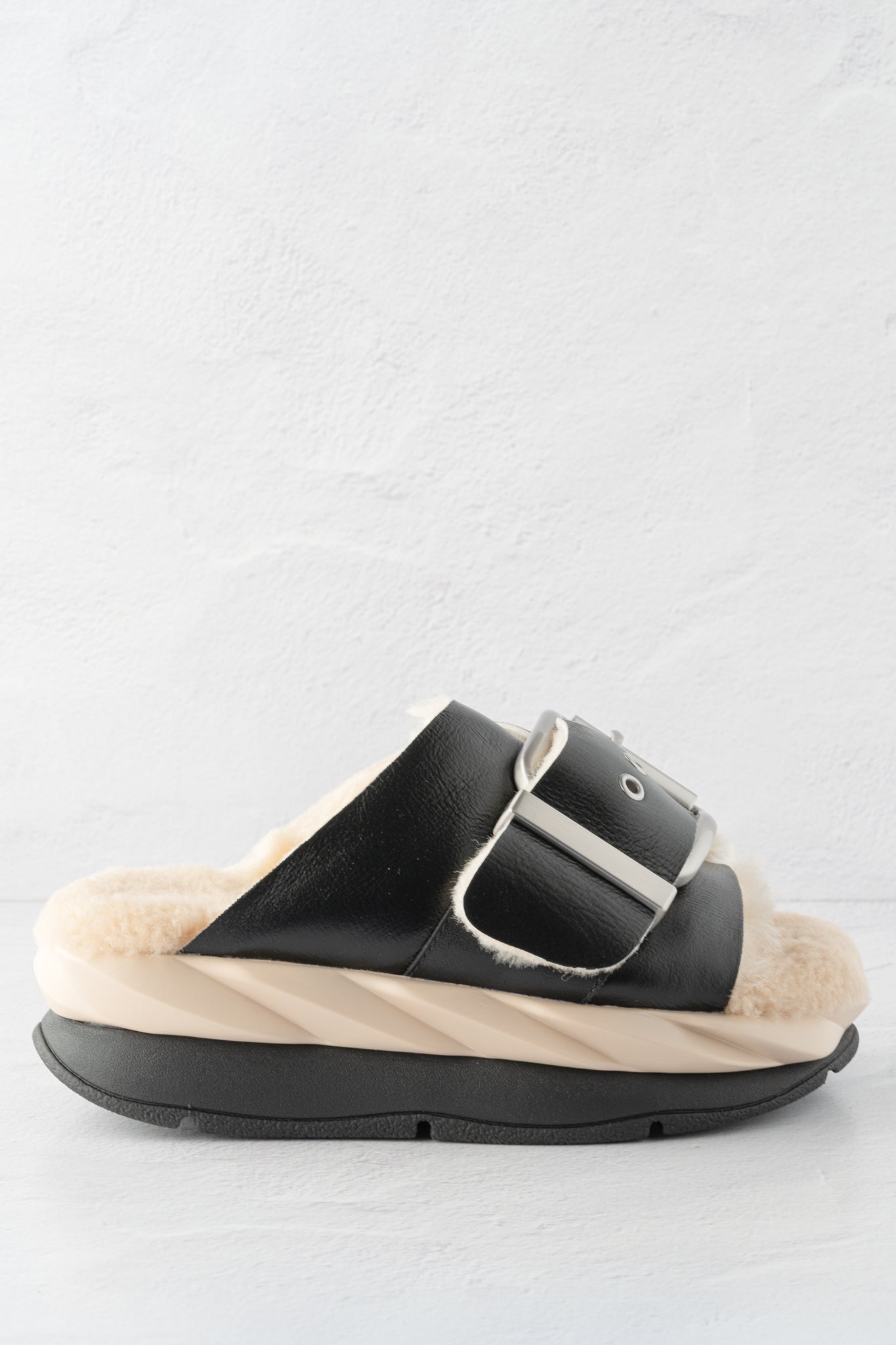 4CCCCEES Mellow Laze Shearling Sandal, Oreo