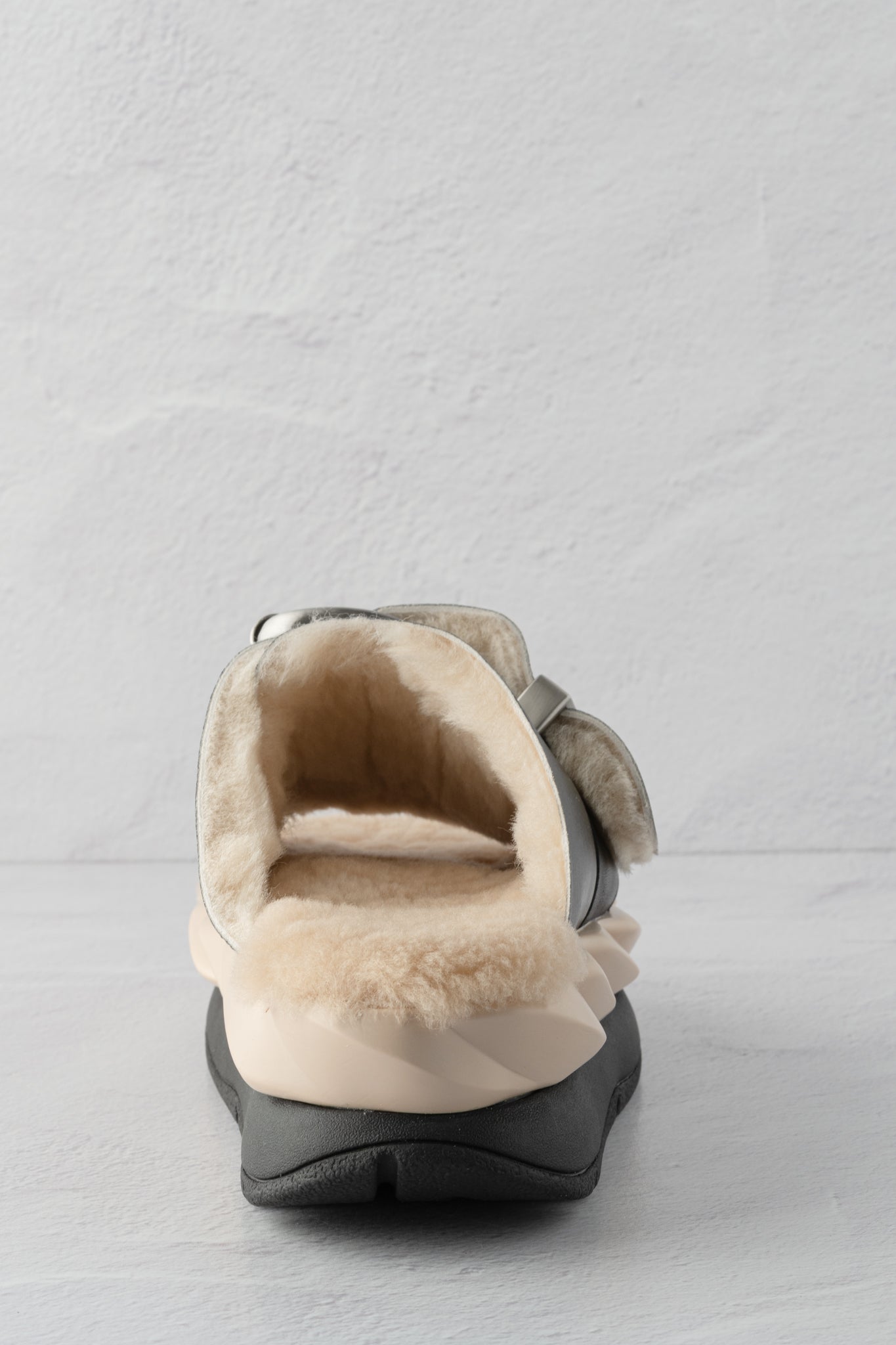 4CCCCEES Mellow Laze Shearling Sandal, Oreo