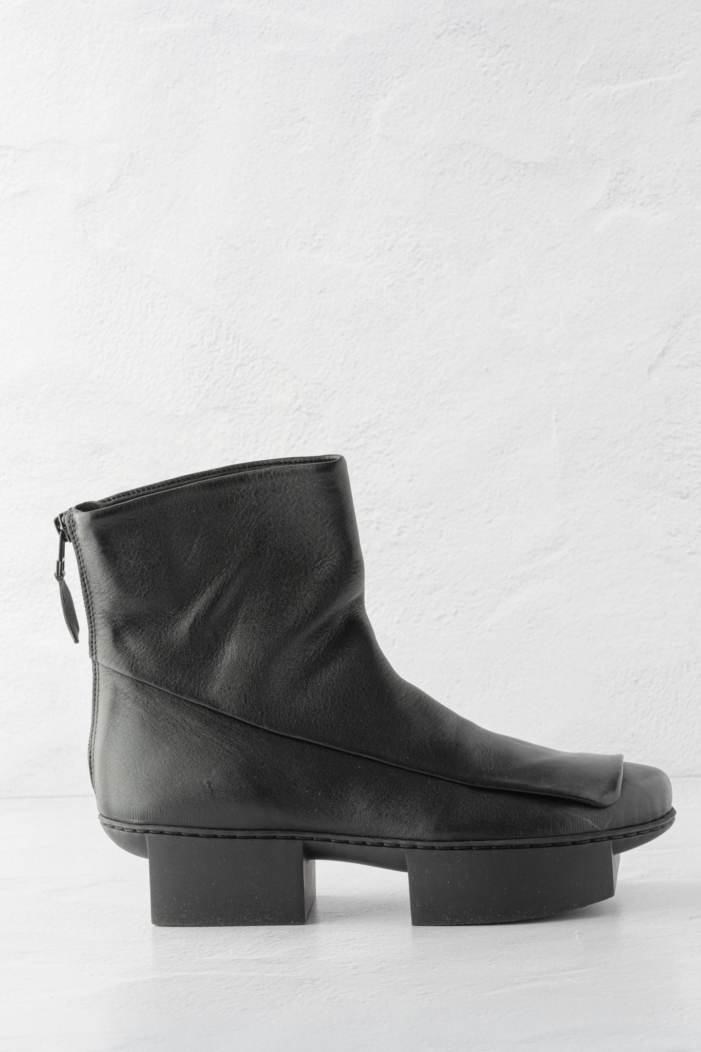 Trippen Shoes Dyke Boot, Black Sat