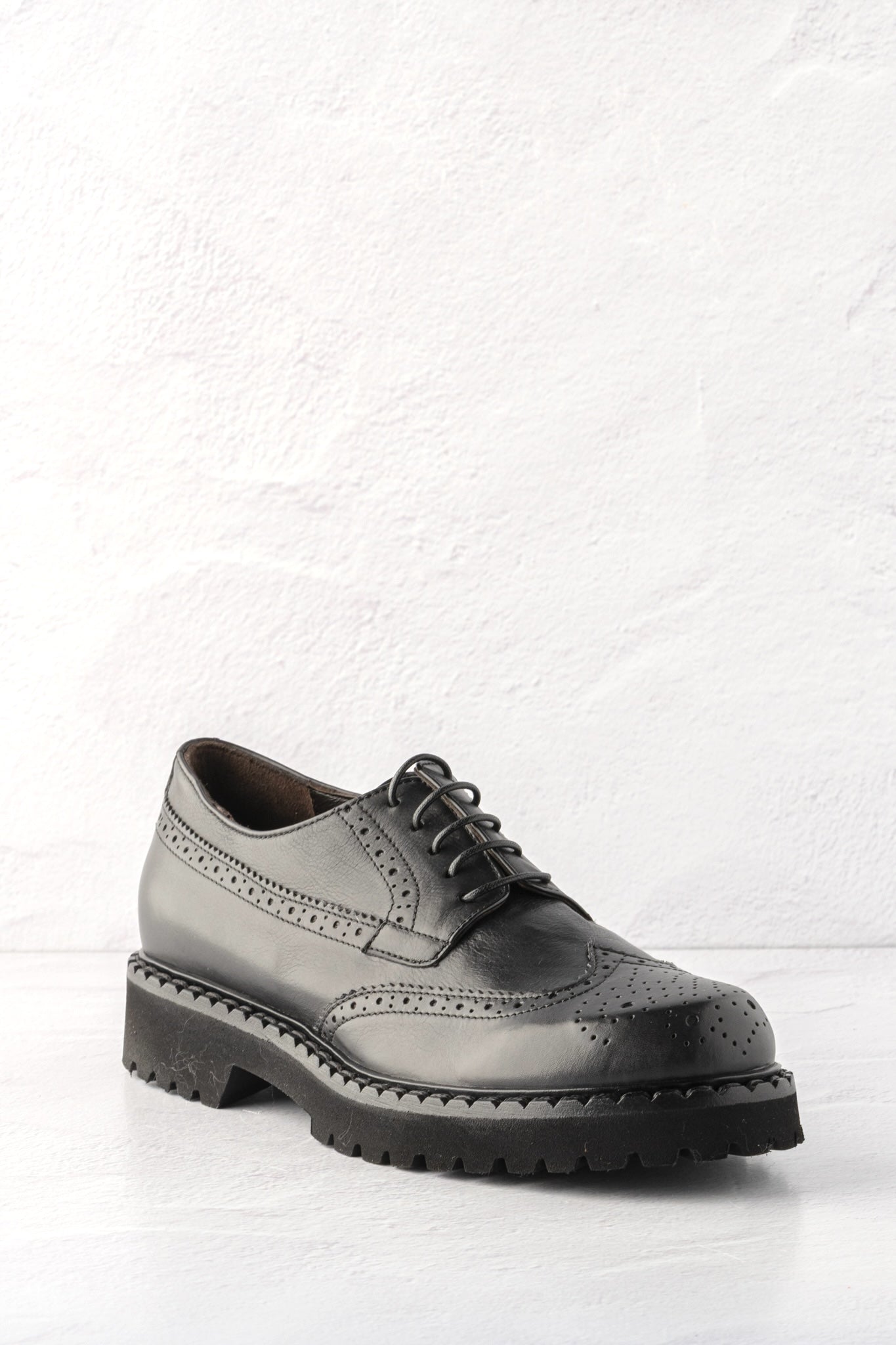 Laura Bellariva Wingtip Oxford, Black