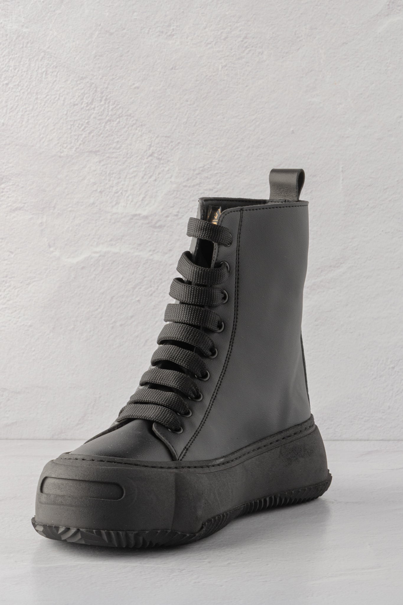 Pluslavie Plus Shoe Two, Black