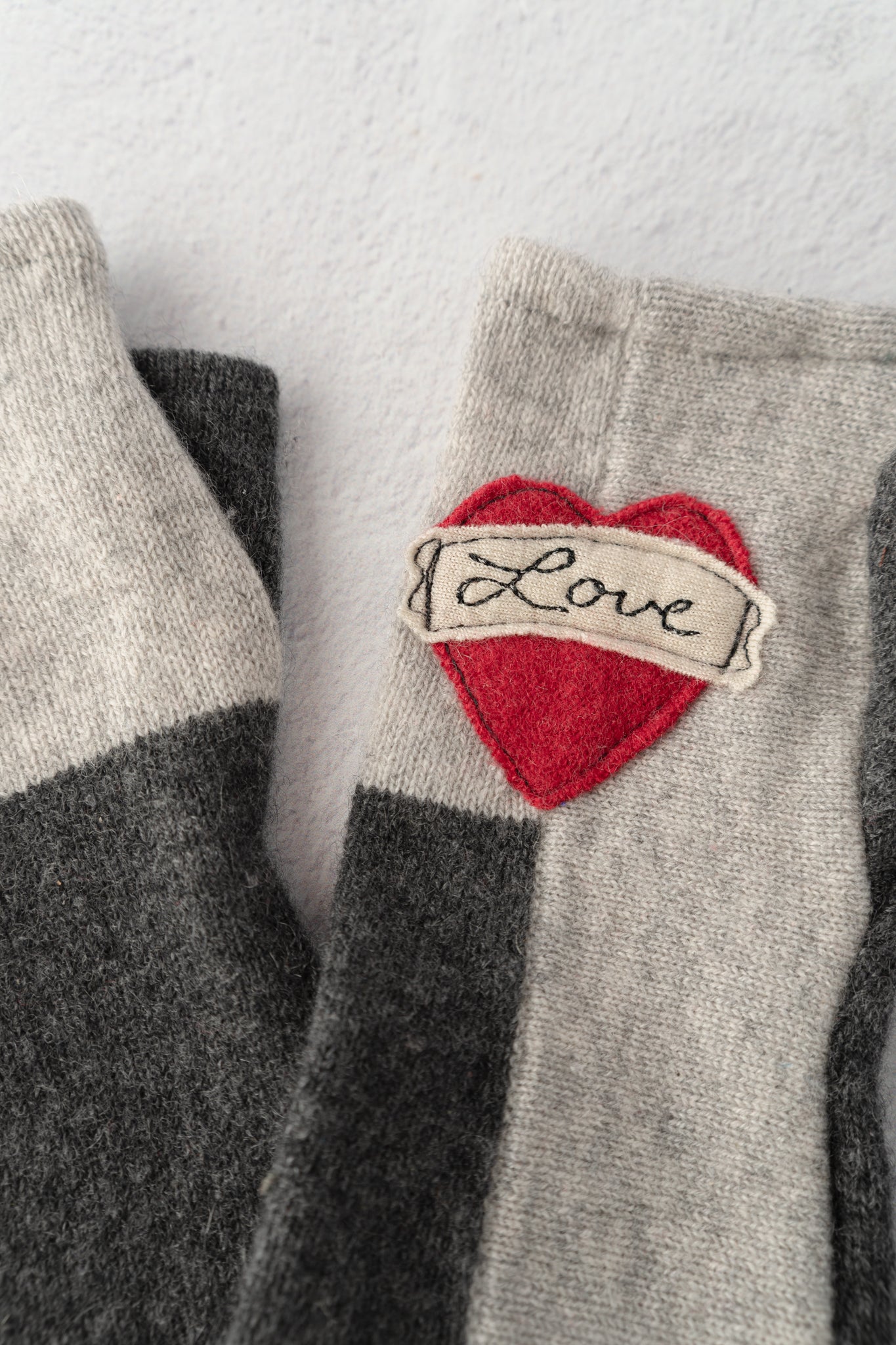 Sardine Recycled Cashmere Handwarmers, Tattoo Heart Love, Red/Gray