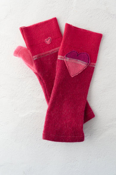 Sardine Recycled Cashmere Handwarmers, Heart/Pink
