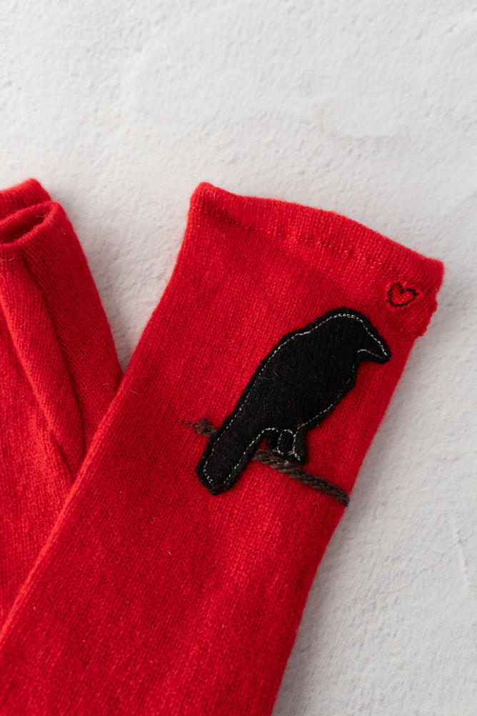 Sardine Recycled Cashmere Handwarmers, Crow/Red