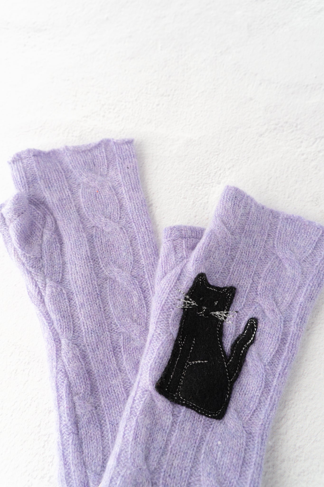 Sardine Recycled Cashmere Handwarmers, Cat, Purple/Black