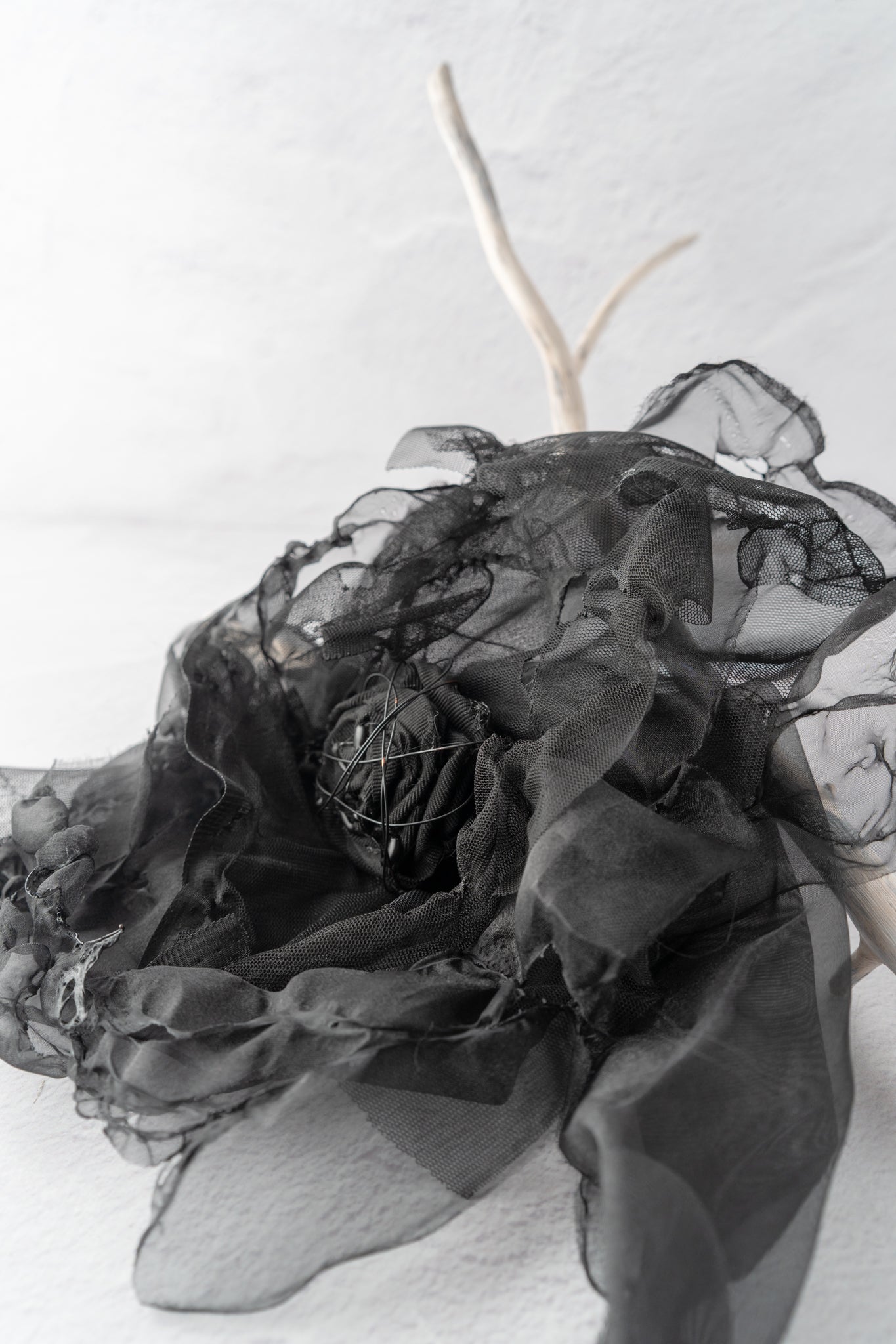 Sanctamuerte Flower Scarf Brooch - Black