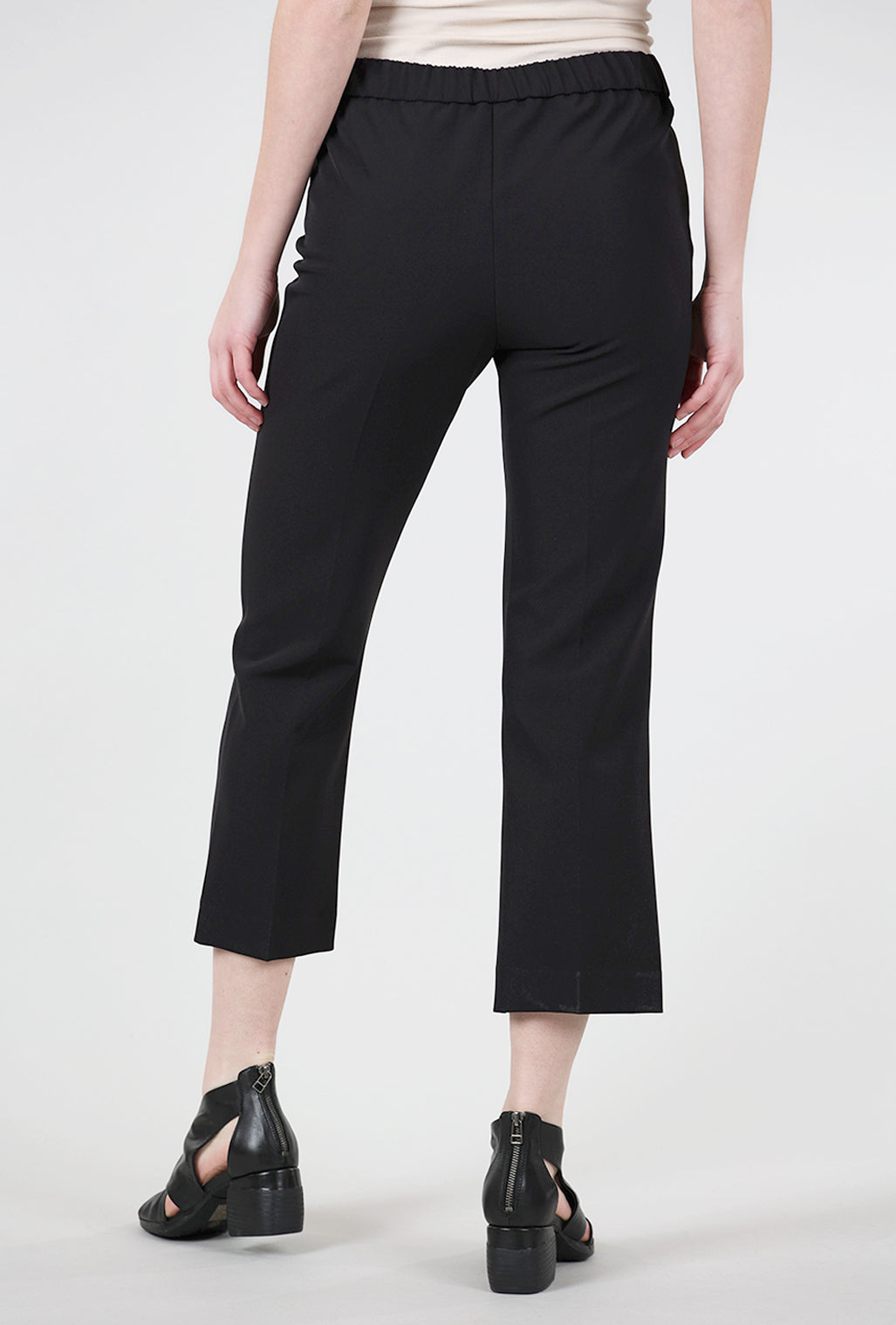 Estelle & Finn Crepe Crop Flare Pant, Black