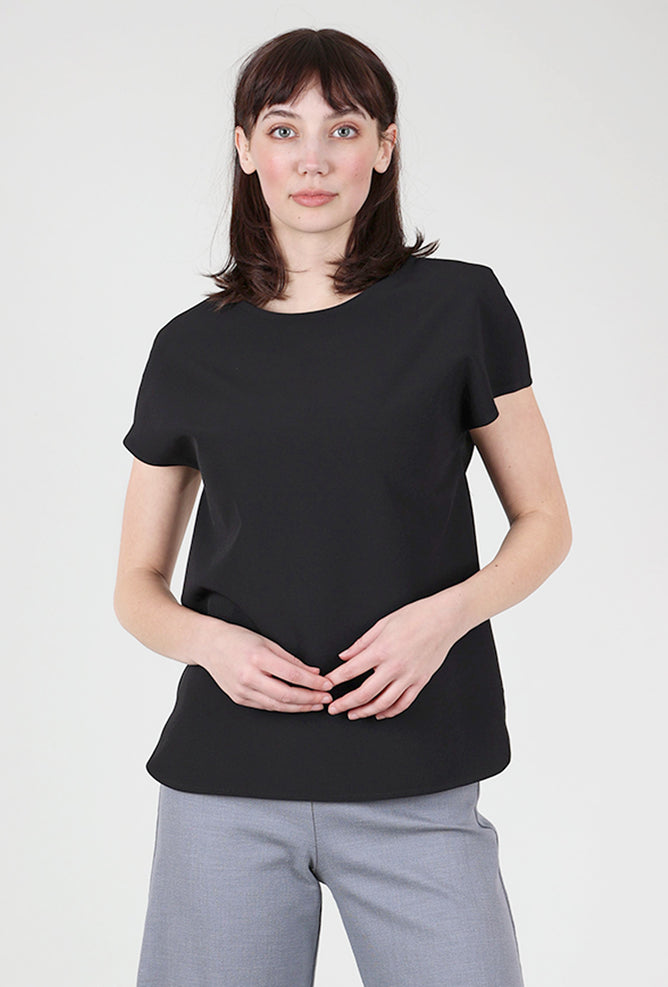 Estelle & Finn Simple Crepe Top, Black