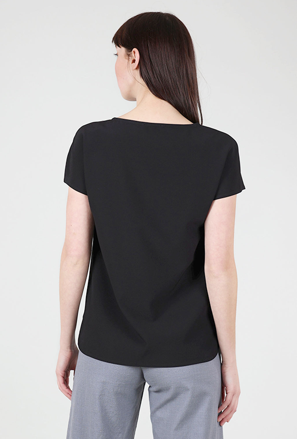 Estelle & Finn Simple Crepe Top, Black