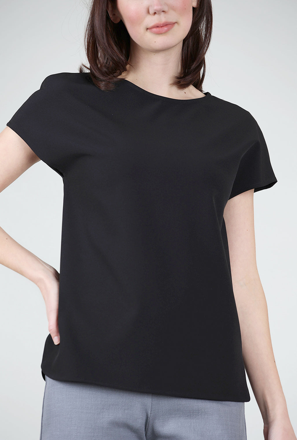 Estelle & Finn Simple Crepe Top, Black
