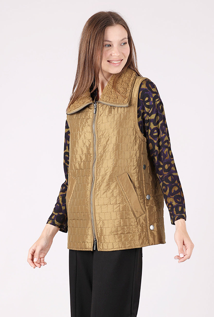 Olivia by Habitat Sherpa Quilt Cabin Vest, Nutria