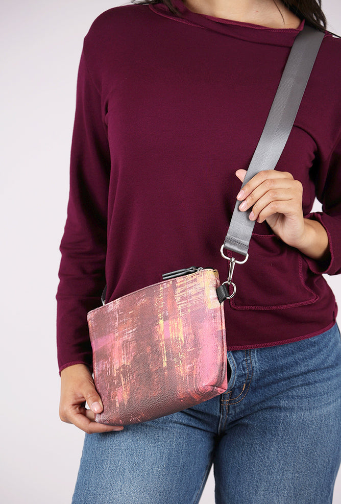 Delisch Crossbody Bag, Pomegranate/Gold