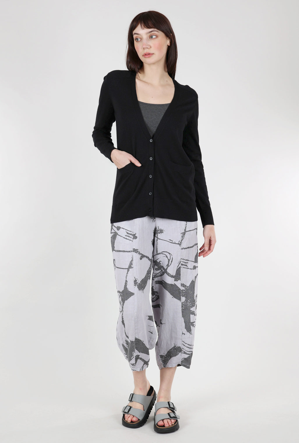 Kinross Cashmere Classic Vee Cardie, Black