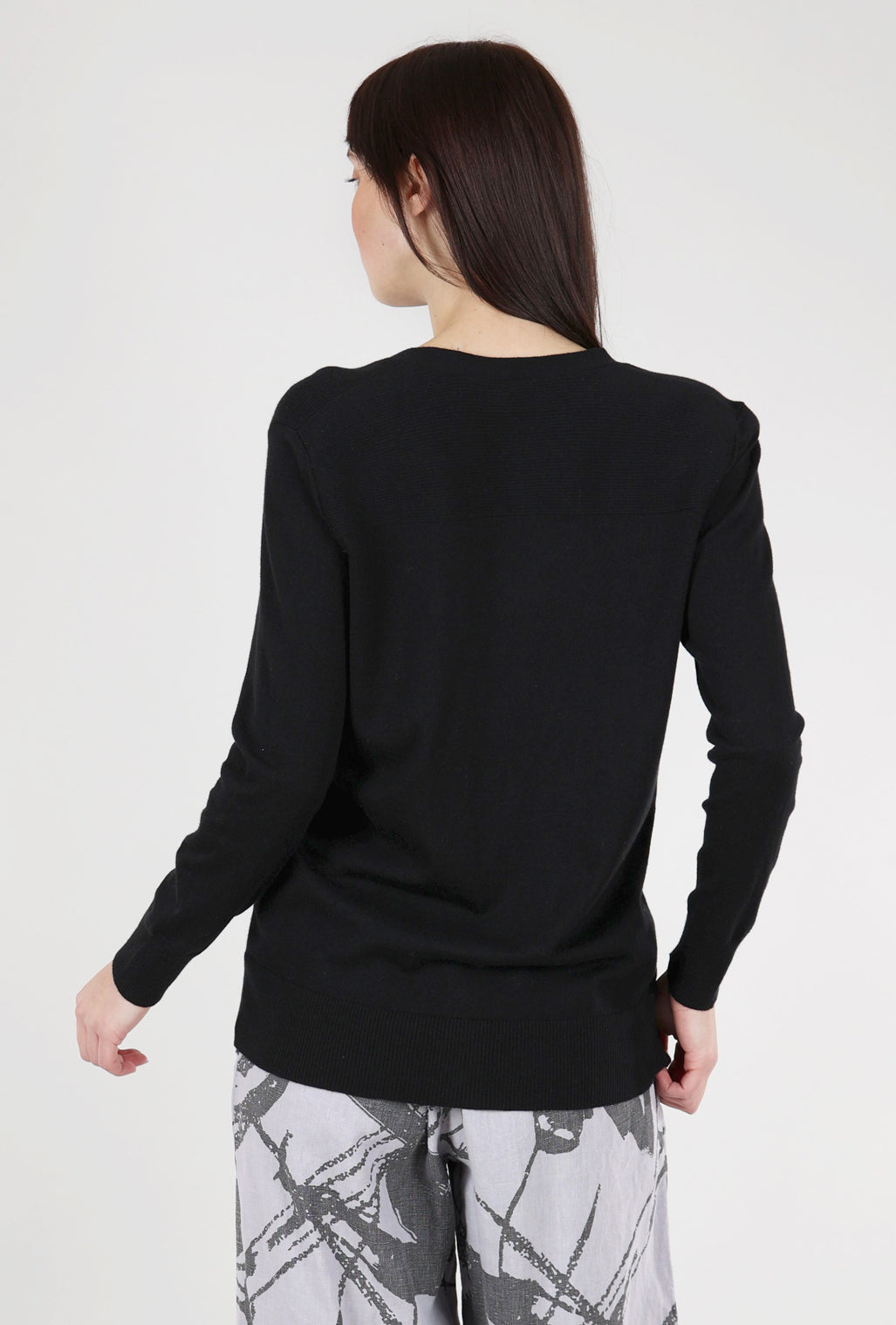 Kinross Cashmere Classic Vee Cardie, Black