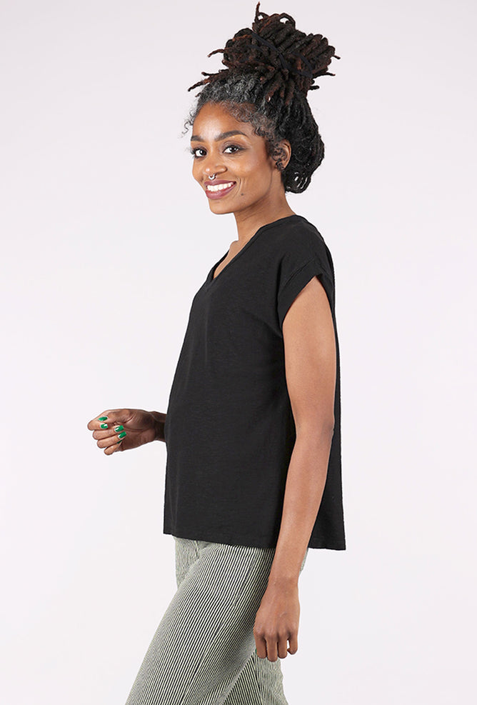 Cut Loose Mesh Trim V-Neck Tee, Black