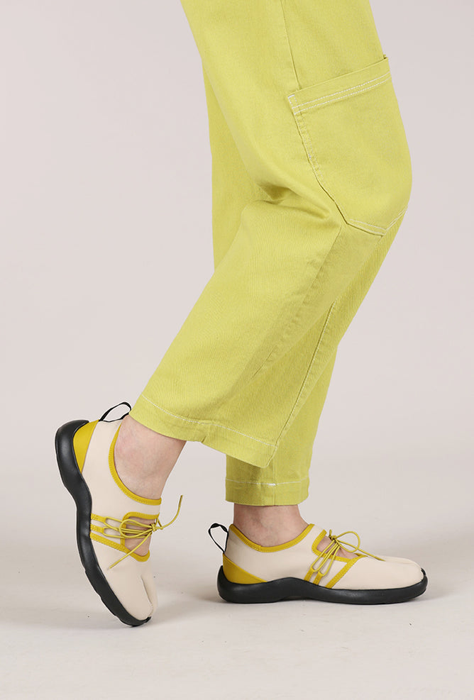 All Black Split-Toe Casual Shoe, Beige