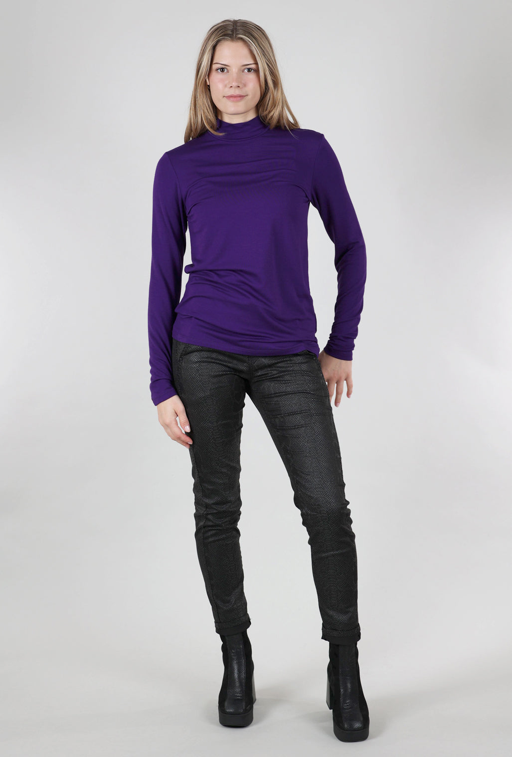 Luukaa Essential Jersey Mock Neck, Violet