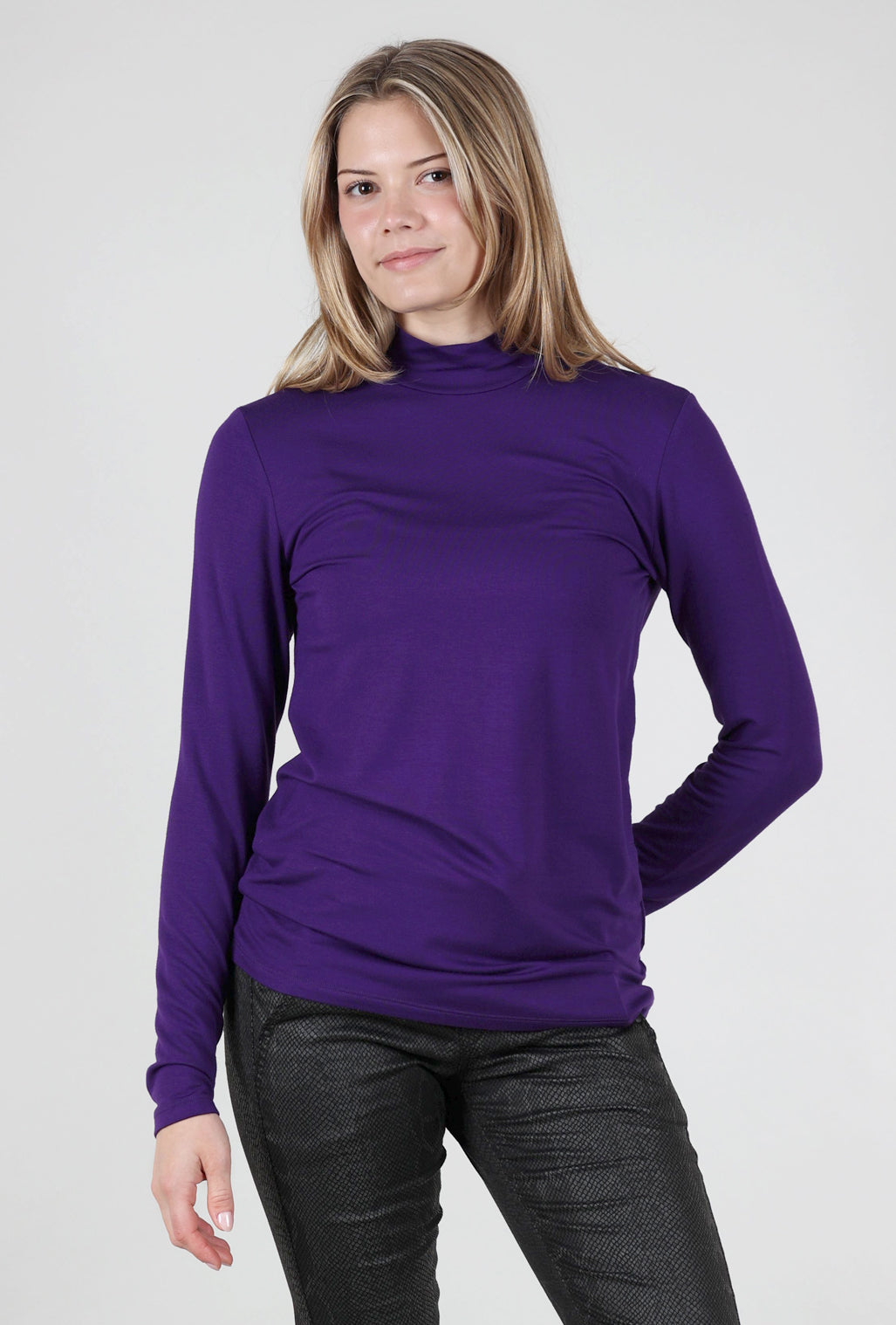 Luukaa Essential Jersey Mock Neck, Violet