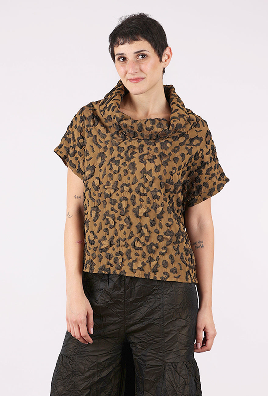 Kozan Suki Top, Leo