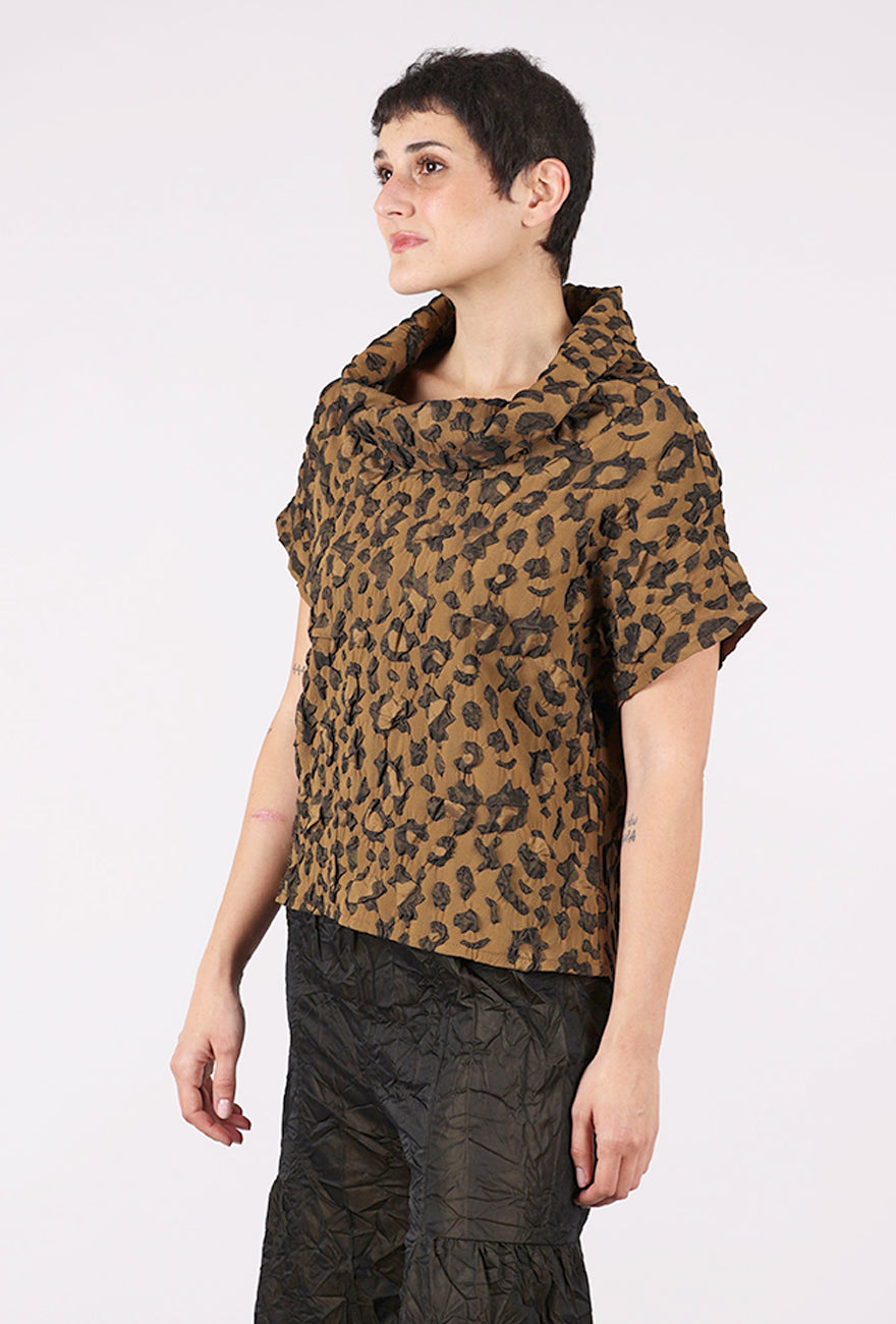 Kozan Suki Top, Leo