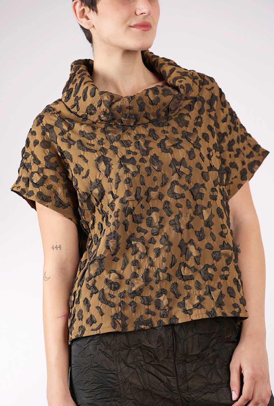 Kozan Suki Top, Leo