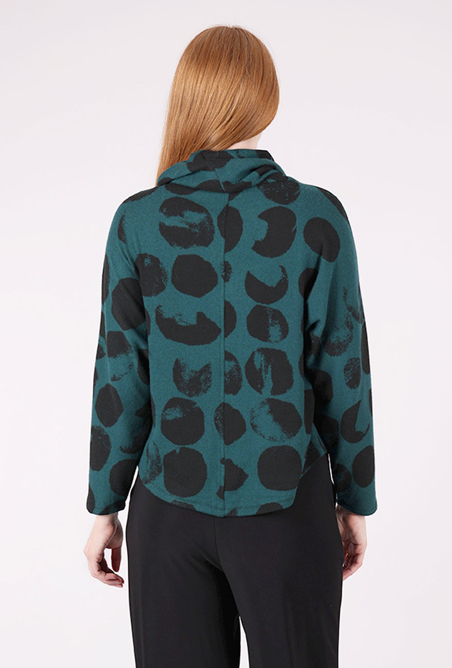 Kozan Dionne Topper, Peacock