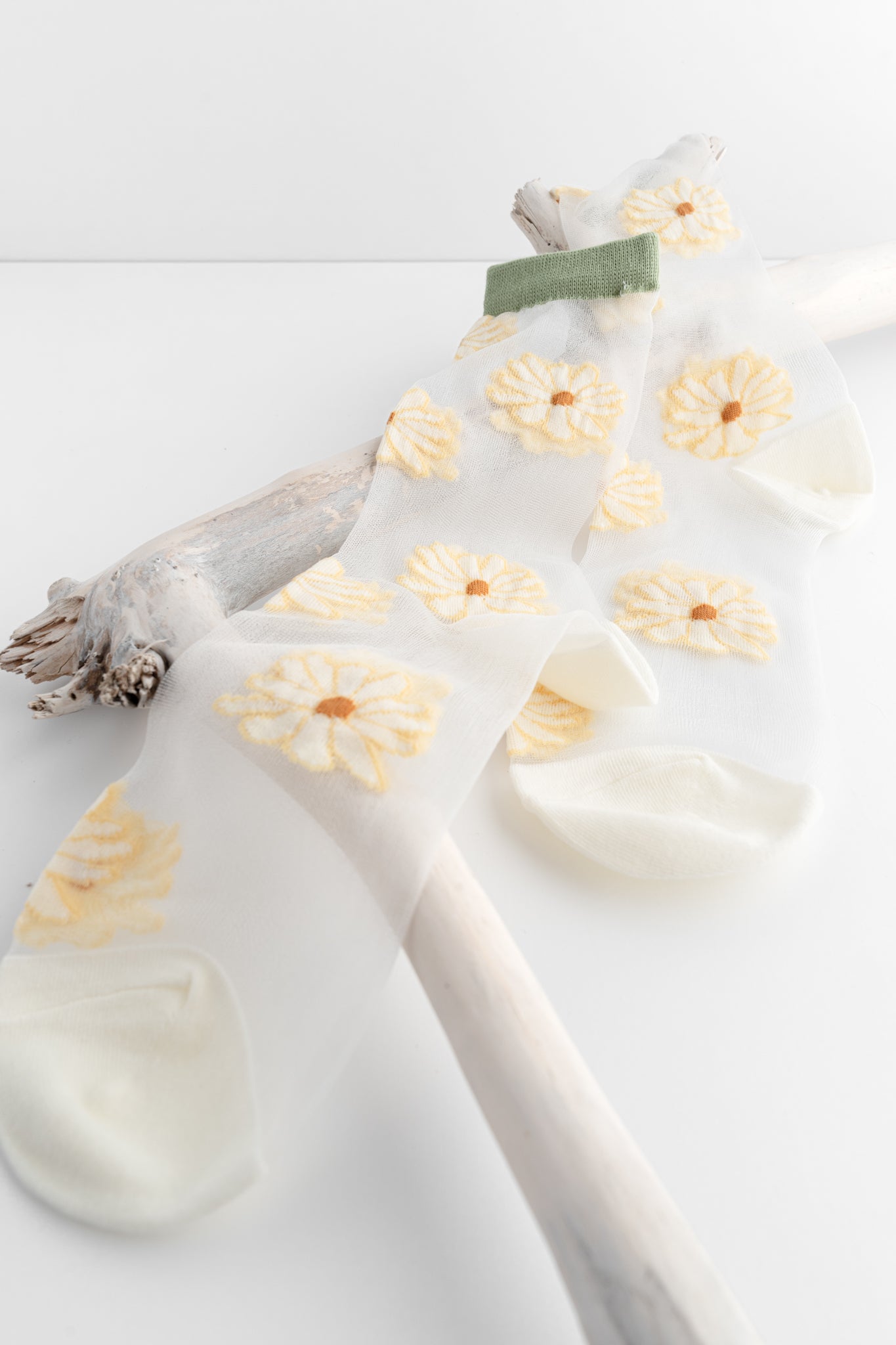 ACCITY Floral Sheer Sock, Green