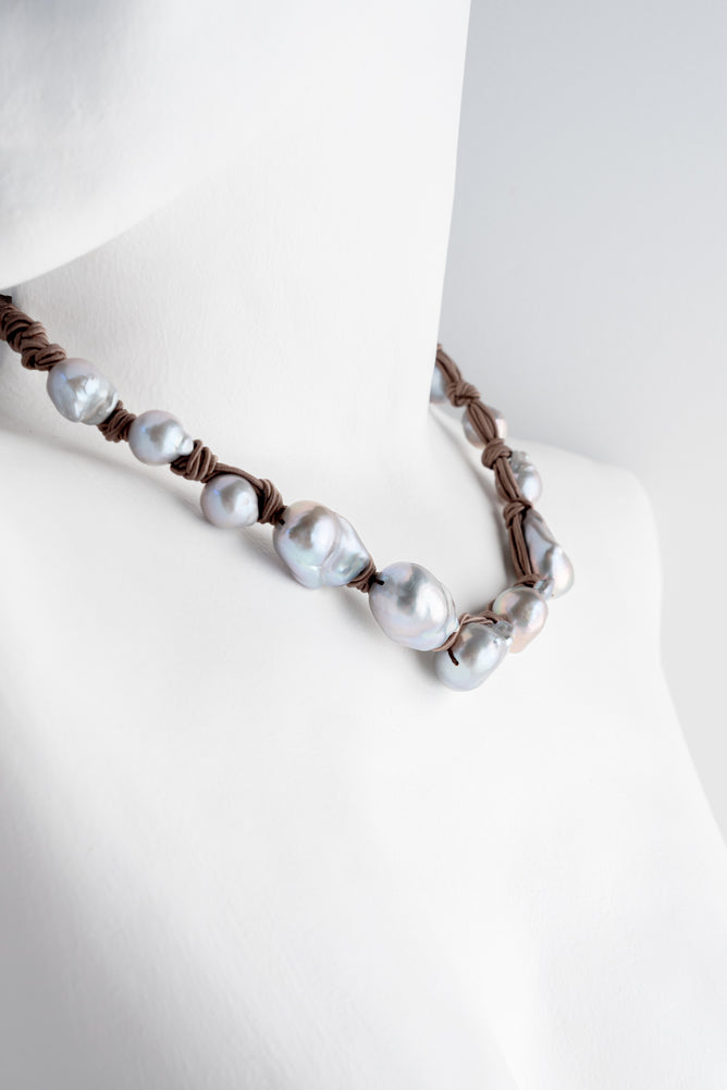 Mela Trullo Caffe Pearl Necklace