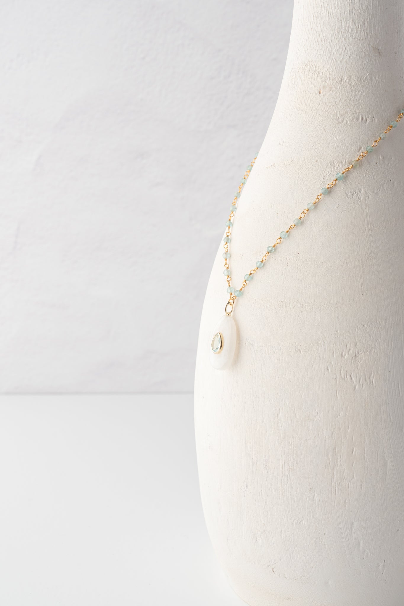 Native Gem Amulet Rainbow Moonstone Necklace