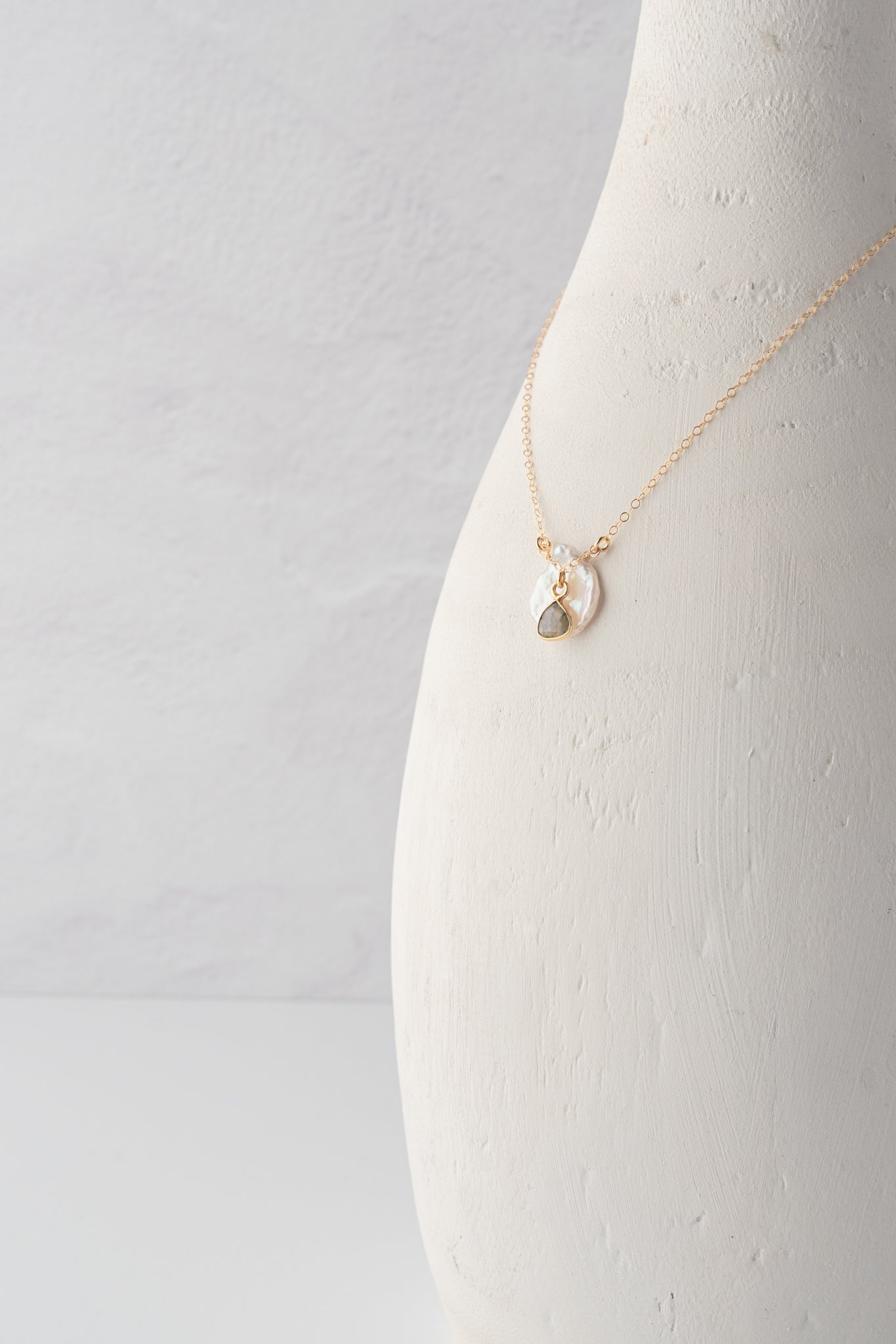 Native Gem Petunia White Pearl Necklace