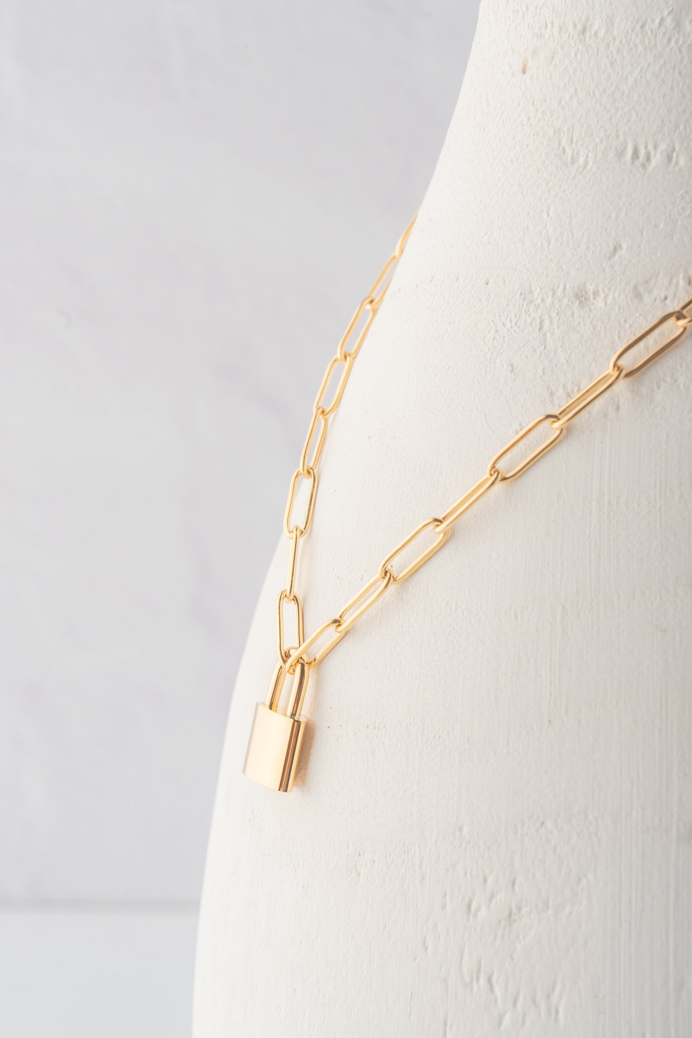Thick Chain/Lock Necklace