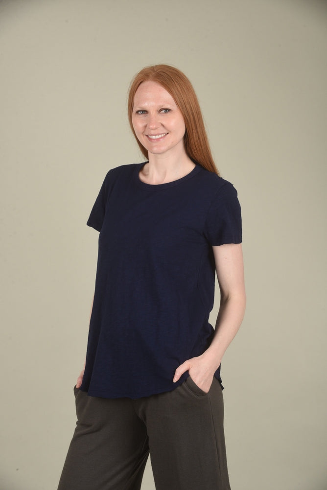 Mododoc Crewneck Curve Hem Vee Tee, Navy Licorice