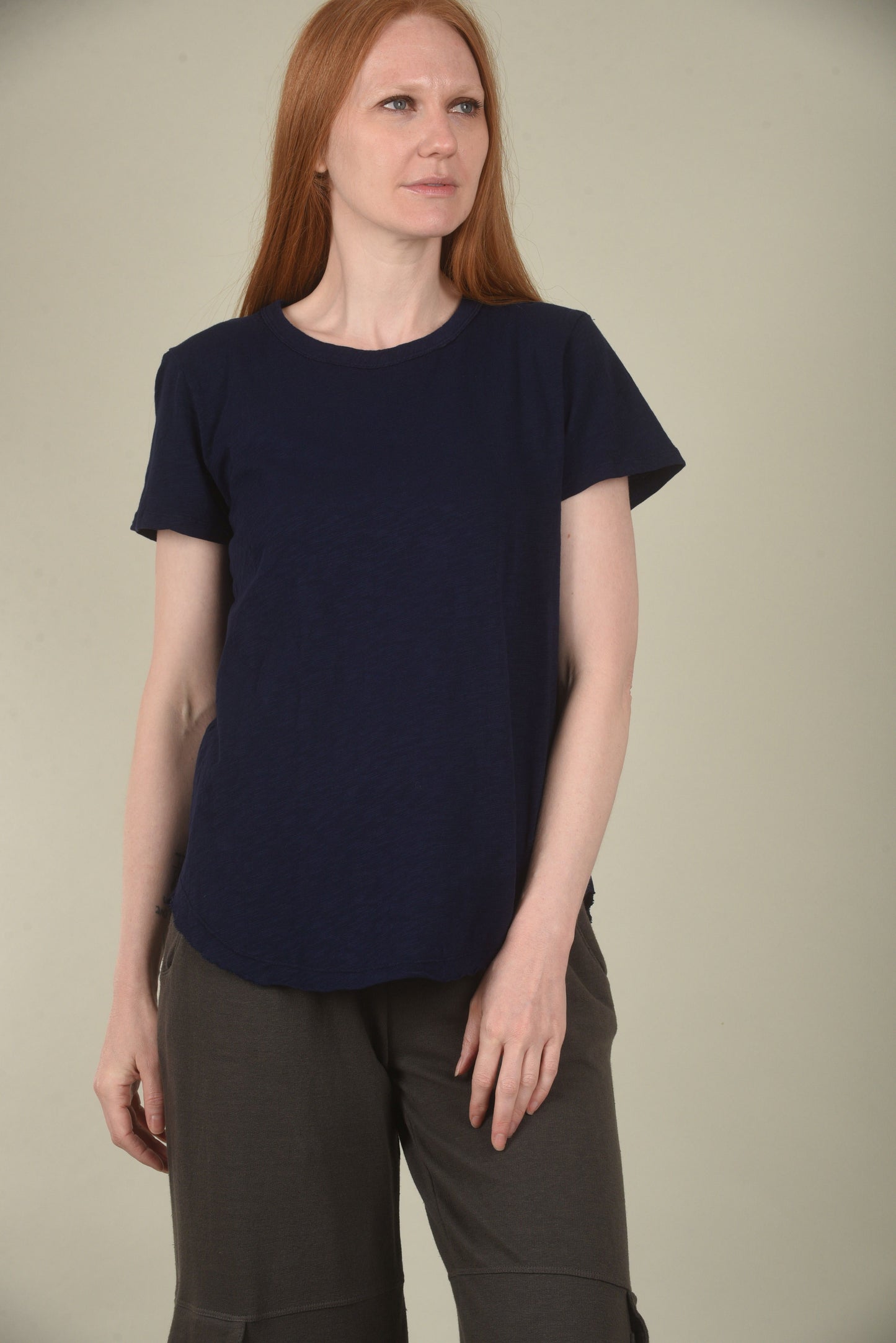 Mododoc Crewneck Curve Hem Vee Tee, Navy Licorice