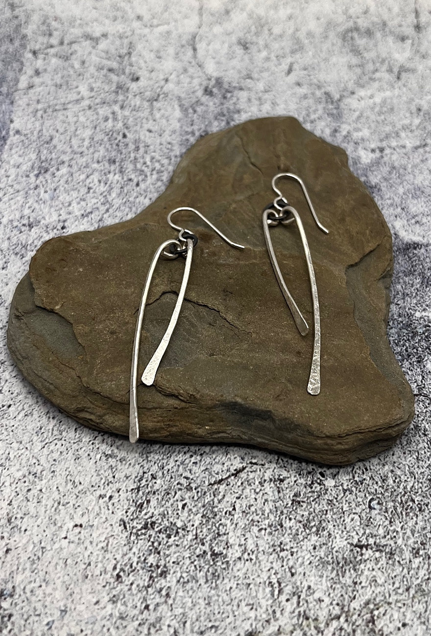 red i jewelry Swoop Earrings, Bright Silver