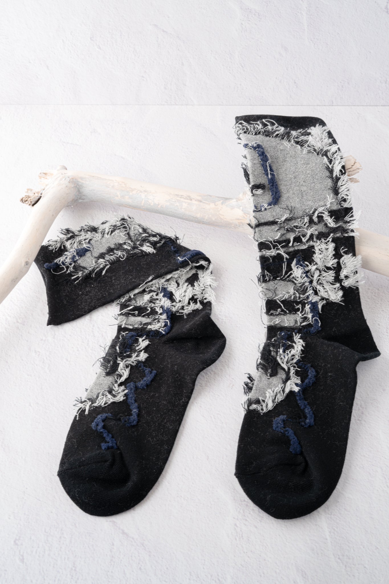 Moyuru Fringe Detail Socks, Black and Gray