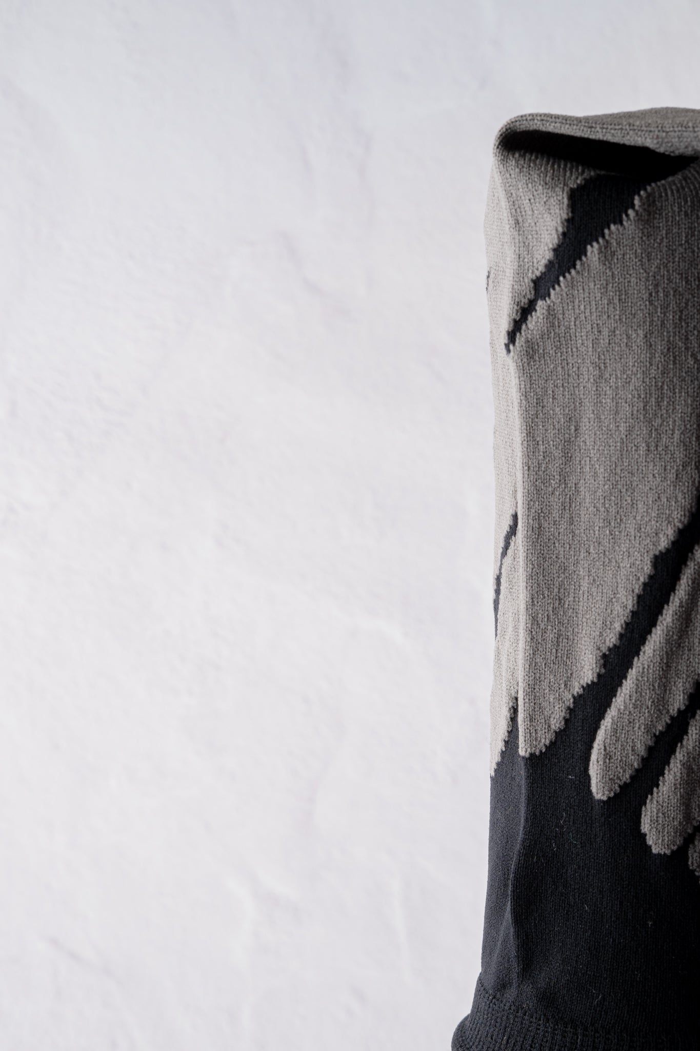 Moyuru Moy Amorphous Socks, Charcoal and Black