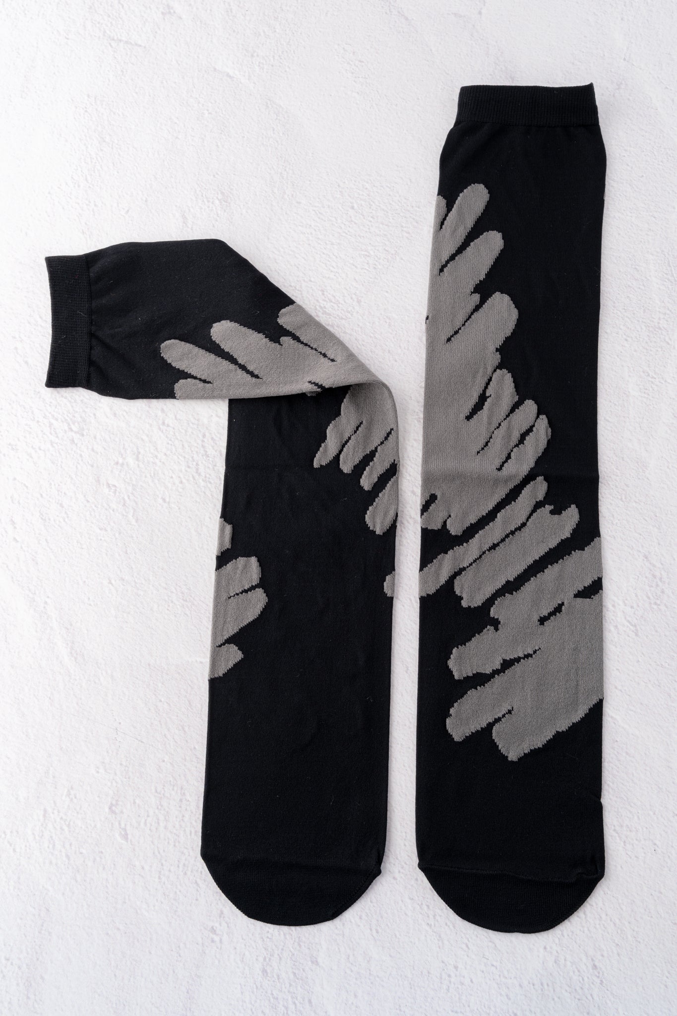 Moyuru Moy Amorphous Socks, Charcoal and Black